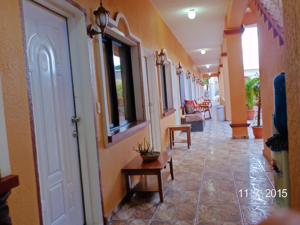 Uw Oasis Hotel La Ceiba Exterior foto