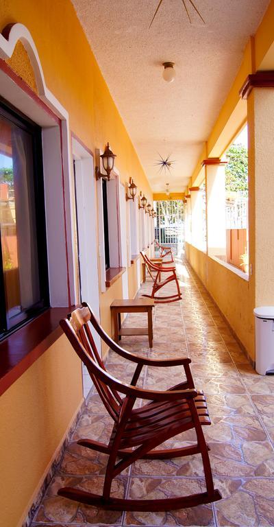 Uw Oasis Hotel La Ceiba Exterior foto