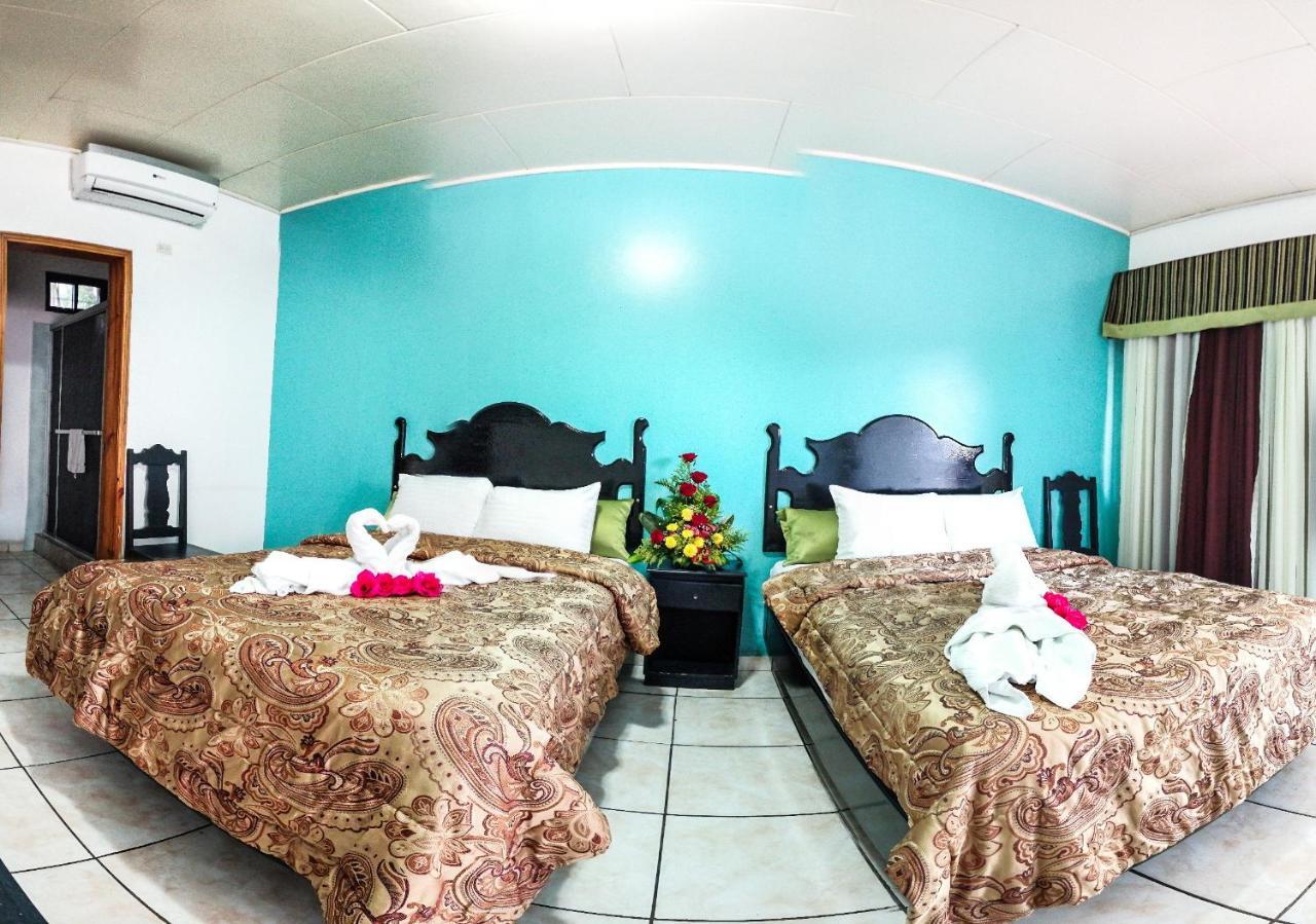 Uw Oasis Hotel La Ceiba Exterior foto